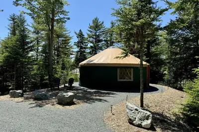 Image de New luxurious 24’ yurt located in Bar Harbor, Maine with access to Northeast Creek