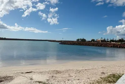 Image de Beachside Bliss at Galley Cove House – Renovated 2br Retreat