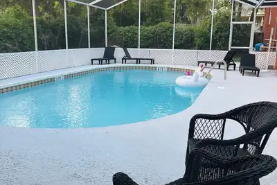 Image de High Springs Hideaway – 4br w/ Pool & Bar • Near Springs & Uf • Walk to Town