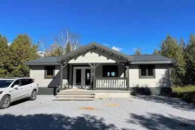 Image de Twins Harbour Cottage on Lake Kagawong, Manitoulin Island.