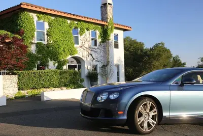 Image de Luxurious Hillside Estate