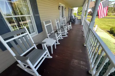Image de Glorious Keuka LakeFront Spacious 5-bedroom house w\/Ac WiFi in charming Penn Yan