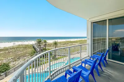 Image de Spanish Key 205 | Beachfront Condo | Steps from Flora Bama | My Beach Getaways