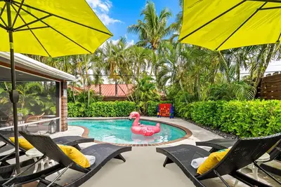 Image de Walk to Beach | Heated Pool | Golf Cart | Sleeps 10 | Accessible