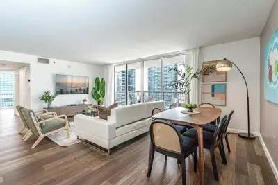 Image de Brickell: 2 bedroom condo in the heart of Miami's vibrant neighborhood- City & Water View