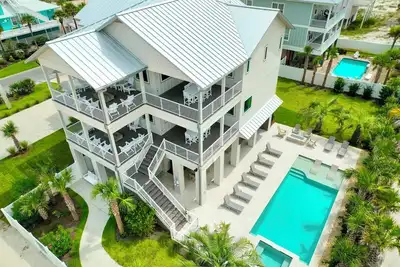 Image de Coastal Country- 6 br/6 bth 2 half, sleeps 20 with private pool, spa and. . .