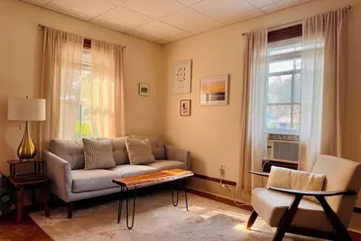 Image de Cozy 1bd in Historic Shelburne