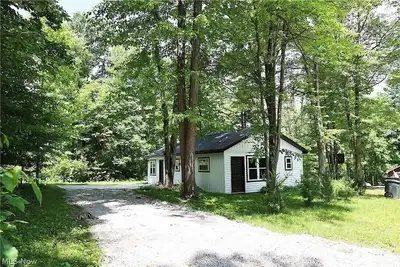 Image de Leesville Lake 2 Private Bdrms Bathtub Sleeps 6, 2 Fireplaces/Ac No Stairs Ranch