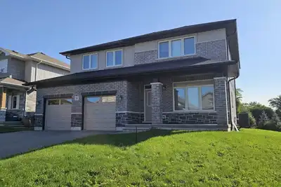 Image de Spacious 5-bedroom house with Ac, WiFi in brilliant Quinte West