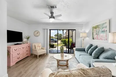 Image de Steps to the Beach, Minutes to Pier Park | Portside Aa1 – Pools, Hot Tub & Tennis