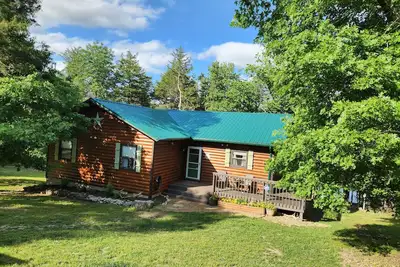 Image de Robin's Nest-3 bedroom 2 bath waterfront cabin on Table Rock w/ Wi-Fi & hot tub