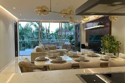 Image de Resort-Style 4 bd 3 ba condo Includes Housekeeping during stay.