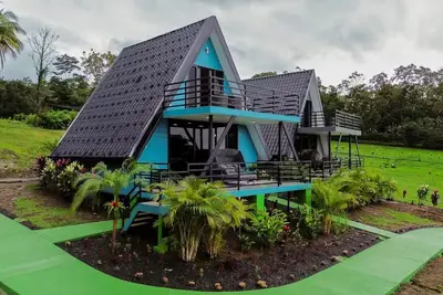 Adventure-ready 2br A-frame w/ jungle views | Sleeps 5 | Close to Arenal Volcano
