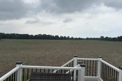 Image de Spacious 3-bedroom on a 140 acre working farm minutes from mark twain lake.