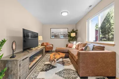 Image de Single Level Home with Cozy Fireplace, Close to Silverwood, Restaurants & Hayden Lake!