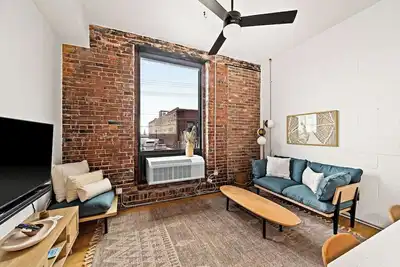 Image de Enger Lofts w/ Gym, Elevator, Coffee Shop | 323