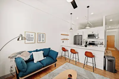 Image de Enger Lofts w/ Gym, Elevator, Coffee Shop | 221