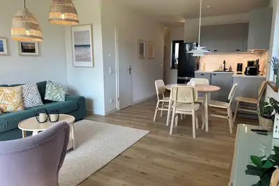 Image de Appartement avec balcon, près de la mer
