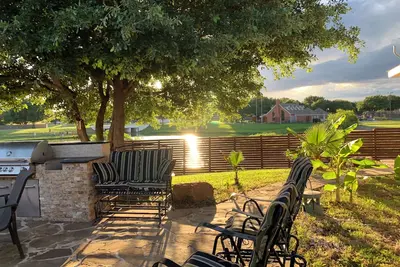 Image de Charming Pond Villa 3-bedroom 2 Bath house Dfw