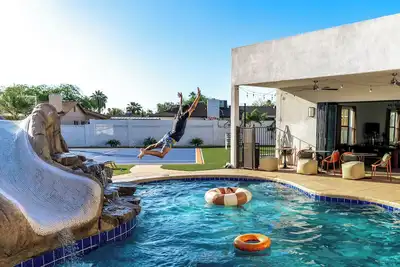 Image de Bespoke Playhaus of Scottsdale: Open Sky Estate