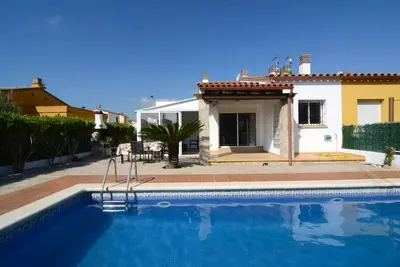 Image de Villa à L'Escala avec Piscine