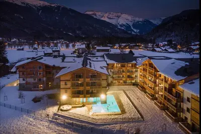 Image de Appartement à Samoëns avec spa et piscine