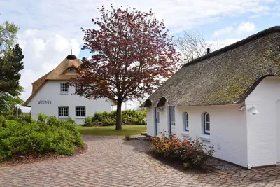 Image de Vacation with dog, incl. swimming pool and sauna, upper floor over 2 levels up to 4 persons