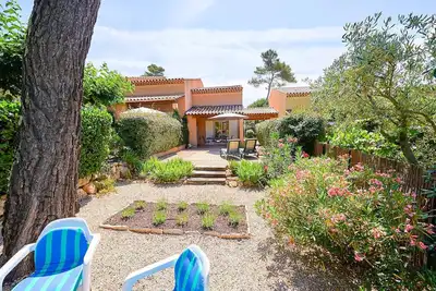 Image de Bastide mitoyenne, 1 salle de bain 4 personnes