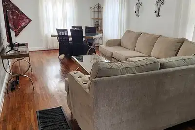 Image de Comfort in a minimalist style house and leasure in mind.