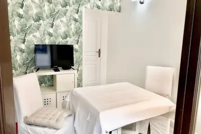 Image de Apart avec cuisine Rue Saintcharles -   Tour Eiffel 75015paris bel emplacement