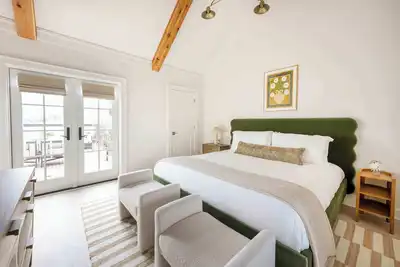 Image de Chic 4bd Home with Hotel Amenities - Sleeps 15