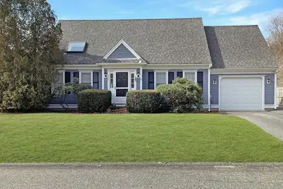 Image de Tscar-W. Hyannisport 3 bedroom, 2 bath central Ac, close to Craigville Beach, Landlord beach pass included