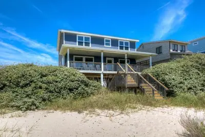 Image de Beautiful 5 Bedroom 3 Bath House, Oceanfront, Dog Friendly, Sleeps 12