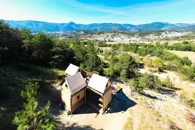 Image de Hébergement en hauteur \"Le Nid d'Aigle\" 44m² - Accès privé - 3 Chambres - Terrasses - Lv - Plancha 6 personnes