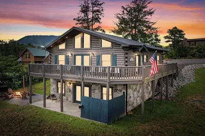 Image de Firefly Bluff- Wooded Mtn View, Game Room, Fire Pit, Pet Friendly, & Pool Table