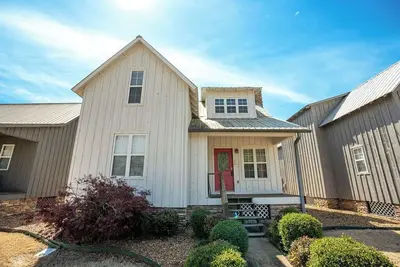 Image de New Listing! Little Red River Home!