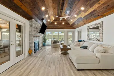 Image de 3 Bedroom Home with Pool