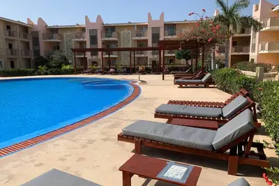 Tropical Pool View - Two bedroom & Wifi