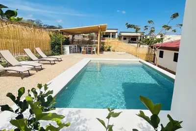 Image de Private beach house with fantastic pool area and outdoor kitchen