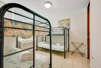 Ocean View + Rooftop +Walk to Beach +Pool+King Bed