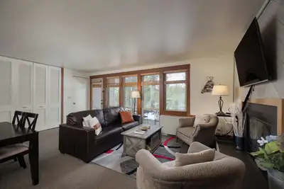 Cozy Cascade Retreat - For 4!