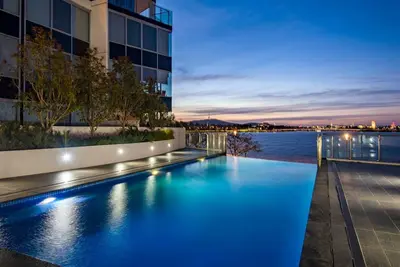 Image de Lakefront Retreat with Stunning Views
