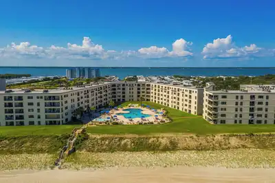 Image de Oceanfront Condo with best community amenities on the Island!