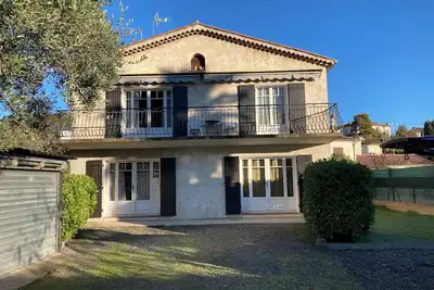 Image de Appartement 3 pieces 80 m2, rez de villa  4 couchages. \nPlage  2 km, gare 1 km.