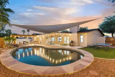 Image de Resort Style Home & Outdoor Living - near Oldtown!