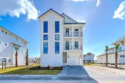Image de Brand New Build, Unobstructed Views, Private Pool, Pet-Friendly!