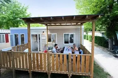 Image de Mobil-home | Comfort Xl | 2 Ch. | 4 pers. | Terrasse surélevée | A/C