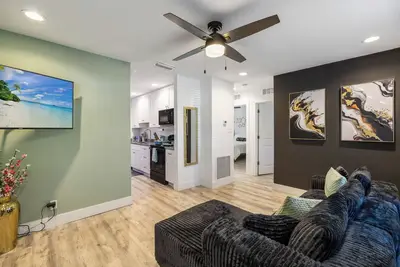 Image de Luxury 2-bedroom house in Tampa 5mins to Usf & Busch Gardens onsite Parking
