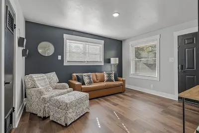 Image de The Onyx & Oak Retreat Nestled in the Heart of Jonesboro!