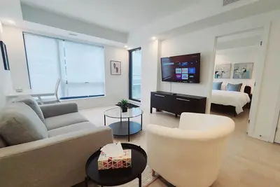 Image de 5 min walk to Parliament- Executive condo- Monthly Rental– Available July 1. 2025